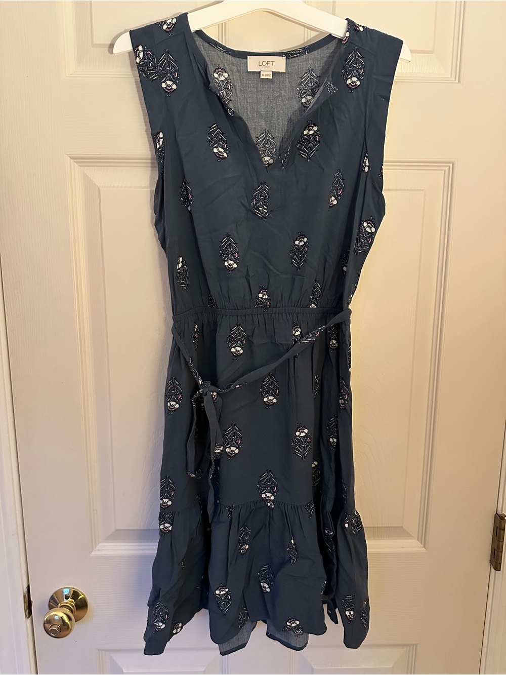 LOFT Blue Floral Sleeveless V-Neck Dress size XS